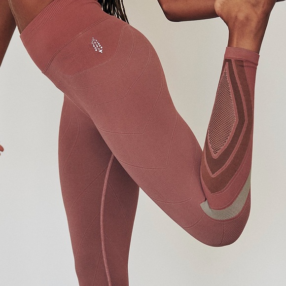 Free People Pants - NEW🌺free people high rise 7/8 essence legging